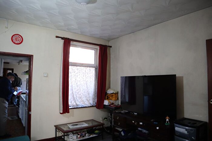 3 Bedroom Terraced House For Sale In Bruin Street, Leicester, LE4