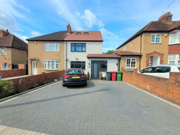 4 Bedroom House To Rent In Haymill Road, Slough, SL2