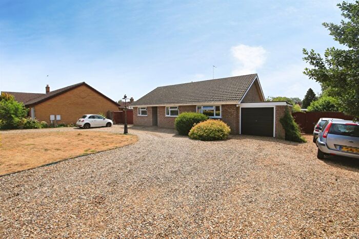 4 Bedroom Detached Bungalow For Sale In The Chase, Crowland, Peterborough, PE6