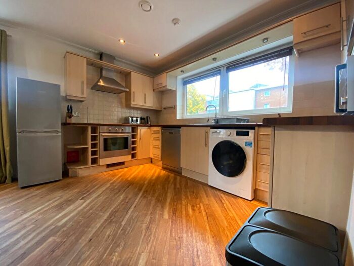 2 Bedroom Apartment To Rent In Heol Tredwen, Cardiff, CF10