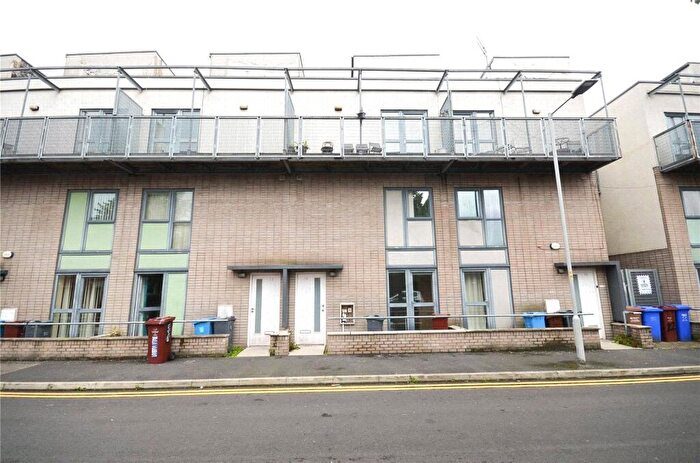 3 Bedroom House To Rent In Boston Street, Hulme, Manchester, M15