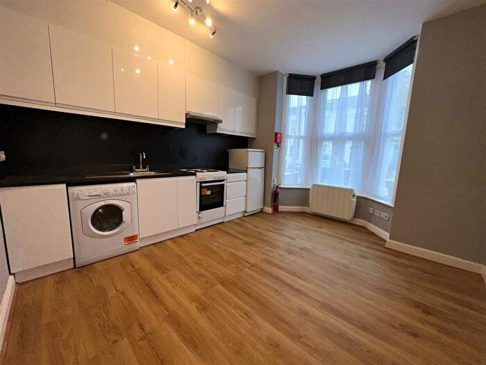 1 Bedroom Flat To Rent In Sydney Road, Hornsey, N8