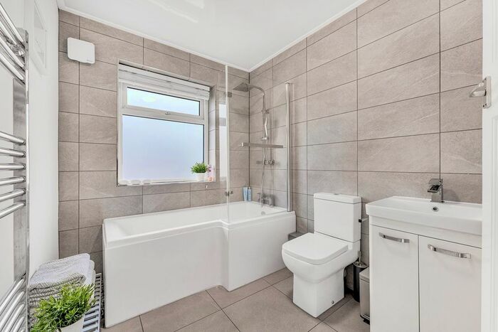 3 Bedroom Semi-Detached House For Sale In Victoria Avenue, Widnes, WA8