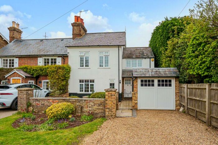 2 Bedroom House To Rent In West Common, Gerrards Cross, SL9