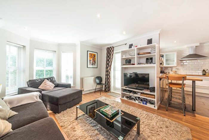 2 Bedroom Flat To Rent In Northpoint Square, Camden, London, NW1
