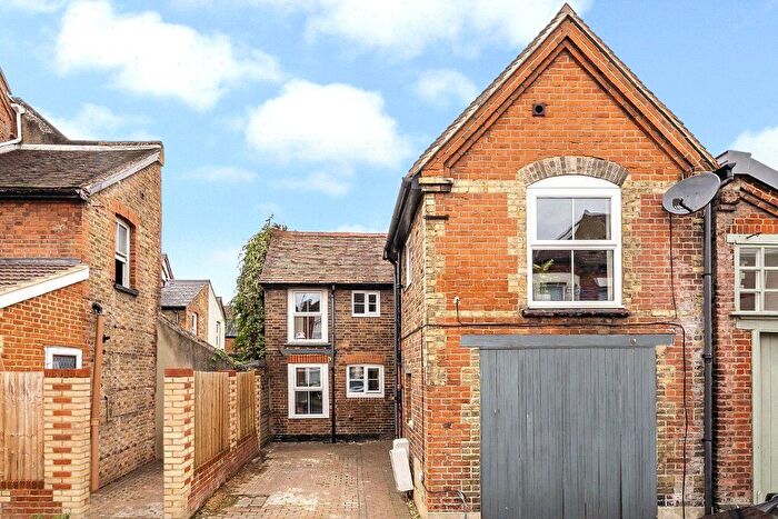 2 Bedroom End Of Terrace House For Sale In Guildford, Surrey, GU1