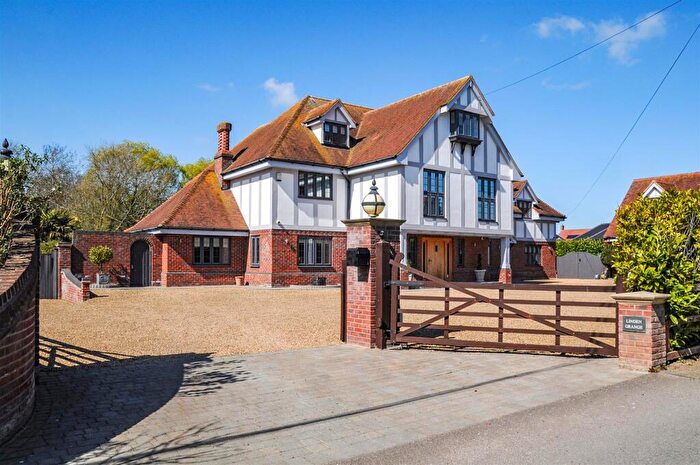 6 Bedroom Detached House For Sale In Stoney Hills, Burnham-on-Crouch, CM0