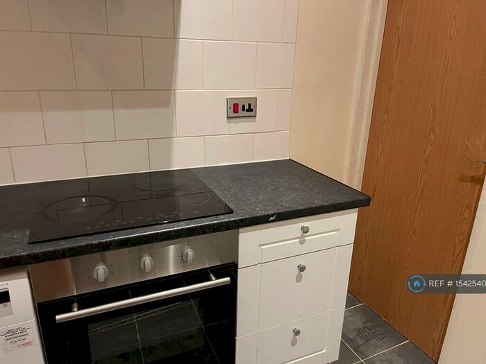 3 Bedroom End Of Terrace House To Rent In Marley Street, Leeds, LS11