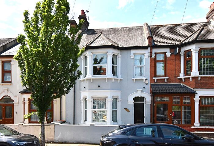 4 Bedroom Terraced House For Sale In Navarre Road, London, E6