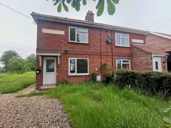 3 Bedroom Semi-Detached House For Sale In Chapel Road, Spooner Row, Wymondham, Norfolk, NR18