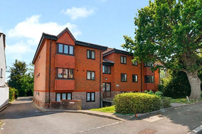 2 Bedroom Apartment To Rent In Little Oaks Court, Warminster Road, London, SE25