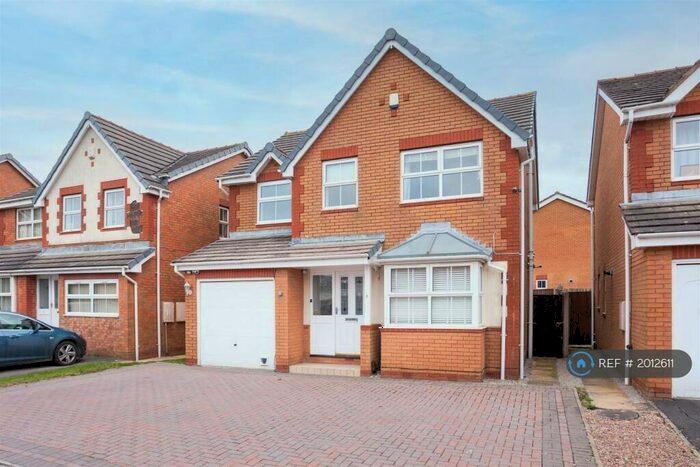 4 Bedroom Detached House To Rent In Mill House Rise, Bradford, BD5