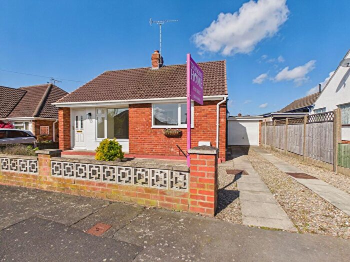 2 Bedroom Detached Bungalow For Sale In Oakmere Drive, Great Boughton, CH3