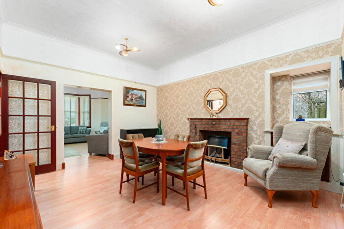 2 Bedroom Cottage For Sale In West Main Street, Broxburn, EH52