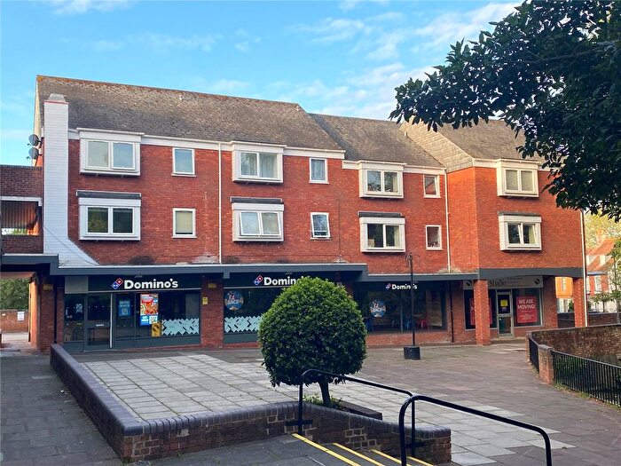 2 Bedroom Flat To Rent In Broadwater Road, Romsey, Hampshire, SO51