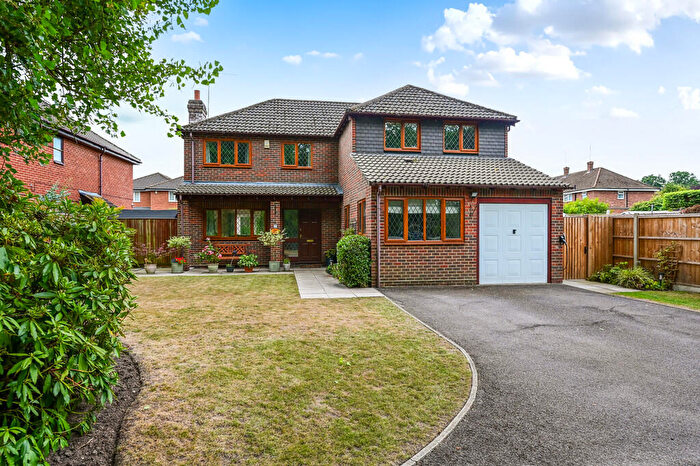 4 Bedroom Detached House For Sale In Reading Road, Blackwater, GU17