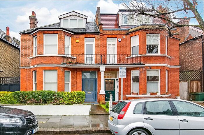 2 Bedroom Flat To Rent In Flanchford Road, London, W12