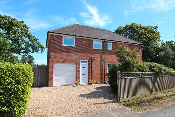 4 Bedroom Detached House For Sale In Hare Lane, New Milton, Hampshire, BH25