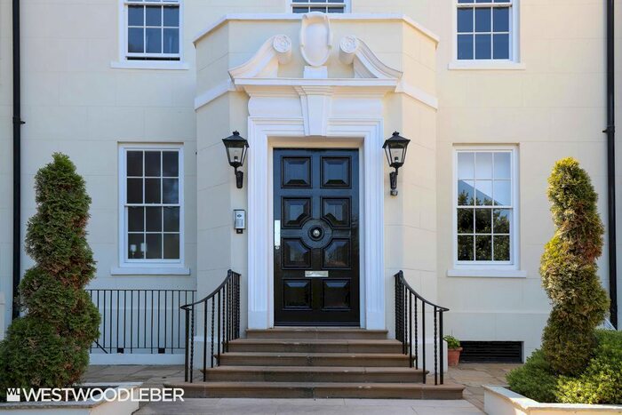 3 Bedroom Flat To Rent In Paringdon Road, Harlow, CM19