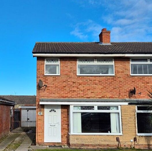 3 Bedroom Semi-Detached House To Rent In Lulsgate, Thornaby, Stockton-On-Tees, TS17