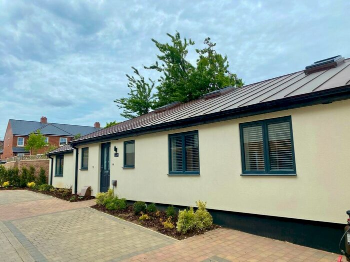 2 Bedroom Bungalow To Rent In Denmark Place, Tring, HP23