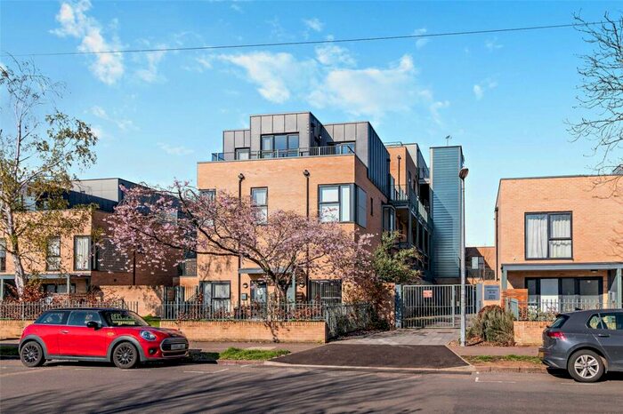 2 Bedroom Penthouse To Rent In Flamsteed Close, Cambridge, CB1