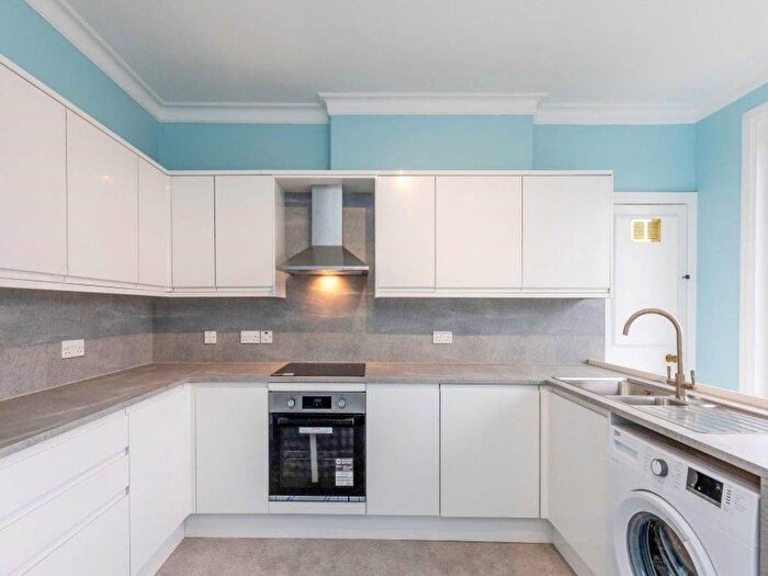 4 Bedroom Flat To Rent In Meggetland Terrace, Craiglockhart, Edinburgh, EH14