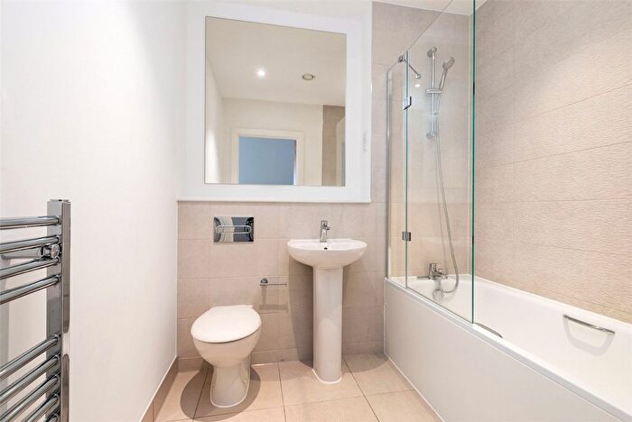 1 Bedroom Flat To Rent In South House, Gillingham Gate Road, ME4