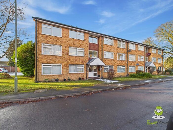 2 Bedroom Flat For Sale In Sylvia Close, Basingstoke, Hampshire, RG21