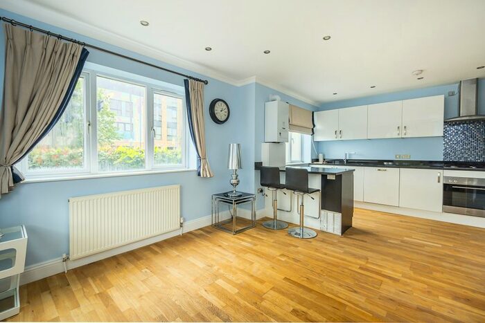 1 Bedroom Flat To Rent In Lower Richmond Road, Richmond, TW9