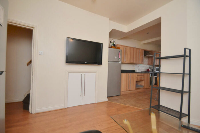 5 Bedroom Terraced House To Rent In Filey Road, Fallowfield, Manchester, M14