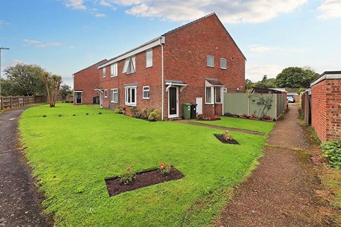 2 Bedroom Maisonette To Rent In Glebe Court, Botley, SO30