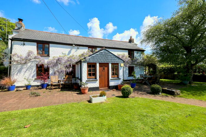 4 Bedroom Cottage For Sale In Coombe Road, Lanjeth, St Austell, PL26