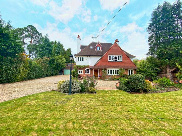 5 Bedroom Detached House To Rent In Pirbright Road, Farnborough Park, Farnborough, GU14