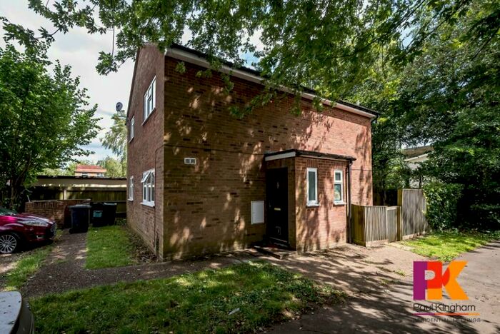 2 Bedroom Flat To Rent In Sycamore Road, High Wycombe, HP12