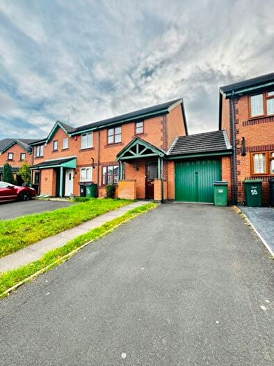 3 Bedroom Semi-detached House To Rent In Monins Avenue, Tipton, DY4