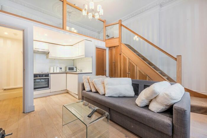 Studio To Rent In Holland Road, London, W14