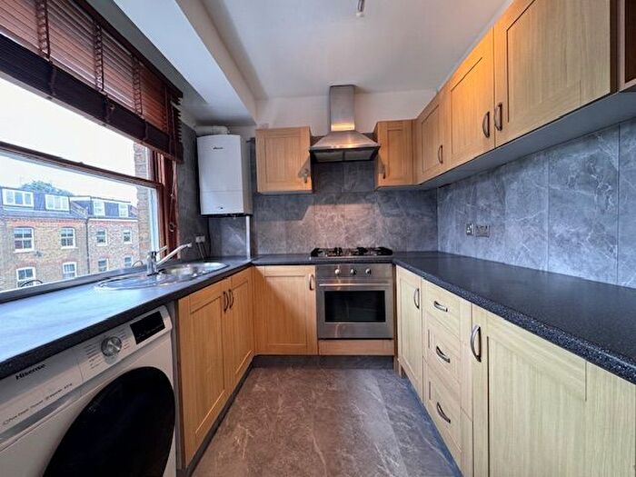 2 Bedroom Flat To Rent In Alexandra Grove, London, N4