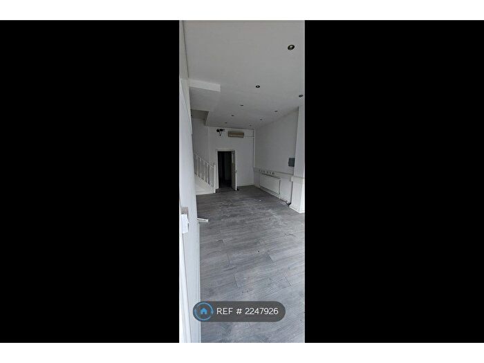 5 Bedroom End Of Terrace House To Rent In Old Kent Road, London, SE15