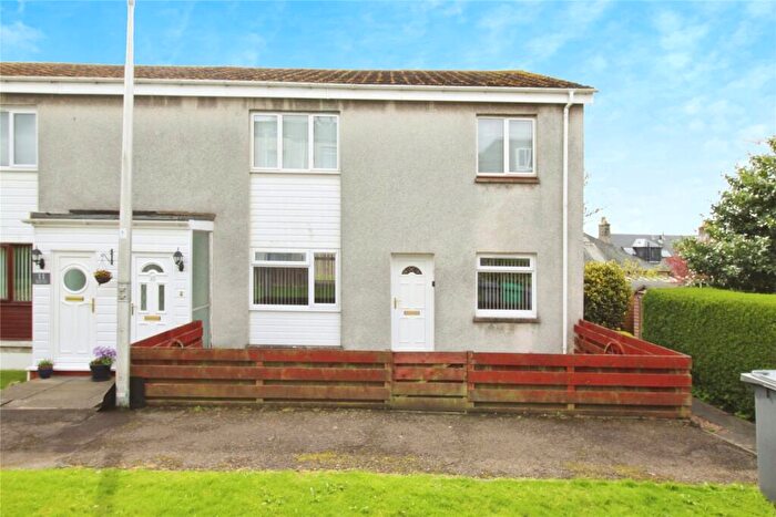 2 Bedroom Flat To Rent In Houston Court, Dunfermline, Fife, KY12