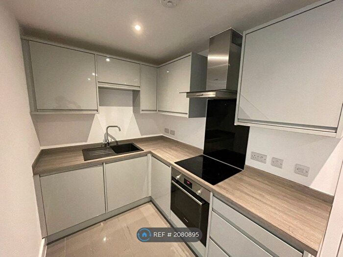 1 Bedroom Flat To Rent In Queens Terrace, Southampton, SO14