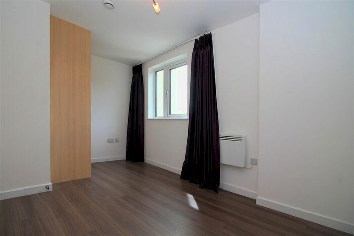 1 Bedroom Flat To Rent In Bradfield Close, Woking, Surrey, GU22