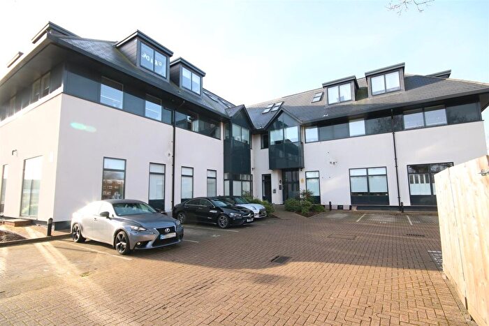2 Bedroom Flat For Sale In Challenge Court, Leatherhead, KT22