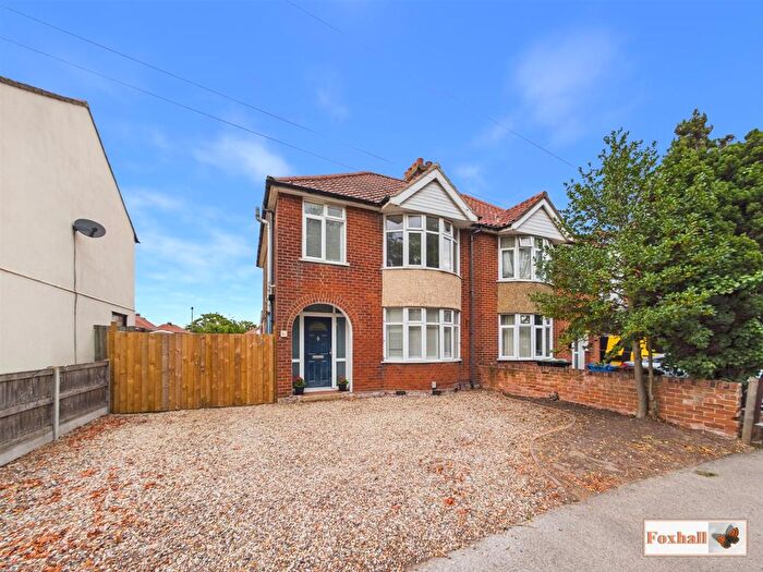 3 Bedroom Semi Detached House For Sale In Foxhall Road, Ipswich, IP3