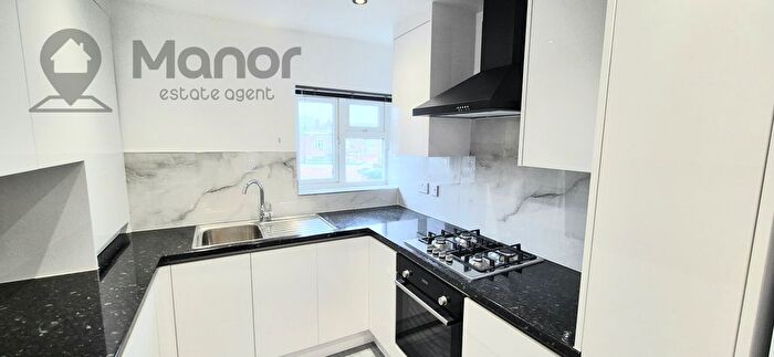 3 Bedroom Flat To Rent In Gaysham Hall, Longwood Gardens, Barkingside, IG5