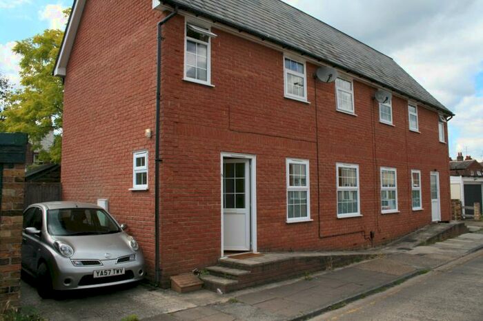 2 Bedroom Semi-Detached House To Rent In Hart Street, Chelmsford, CM2