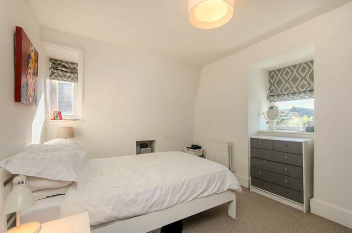 1 Bedroom Flat To Rent In Mount Ephraim Road, Streatham, London, SW16