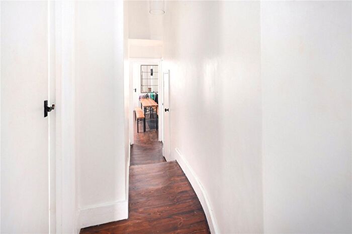 1 Bedroom Flat For Sale In Mabley Street, Hackney, London, E9