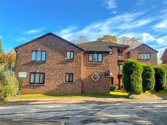 2 Bedroom Flat For Sale In Croft Avenue East, Bromborough, Wirral, CH62