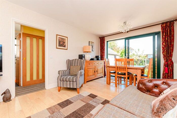 3 Bedroom Semi-Detached Bungalow For Sale In Harold Road, Dartford, Kent, DA2